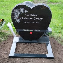 Gravsten Hjärta 70x70x10 - LS326 